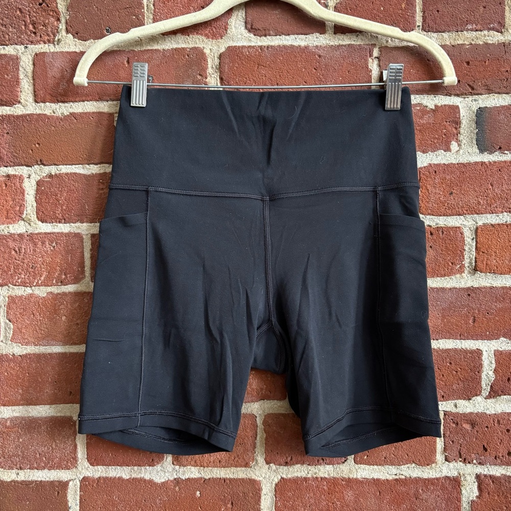 Athleta Salutation Short 7"